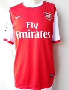 Arsenal home kit 2011.jpg